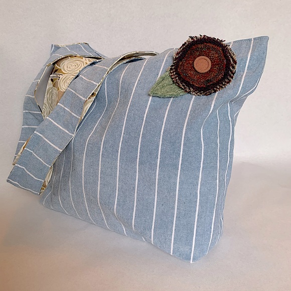 Reversible Tote Bag with removable pin brooch - Picture 1 of 10